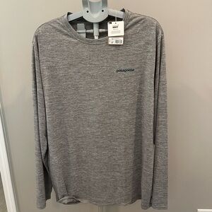 Men’s XXL Patagonia GRAPHIC SHIRT - WATERS
BOARDSHORT LOGO NWT